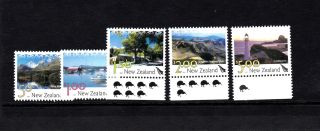 Zealand 2003 50c,  1$,  1$.  50,  2$ & 5$ Definitives Um photo