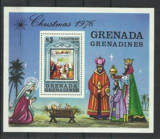 1352.  Grenada Grenadines 1976 Christmas S/s photo