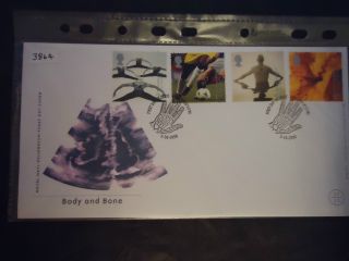 Great Britain First Day Cover 2000 Body And Bone.  Glasgow 4 ' 15 ' W photo