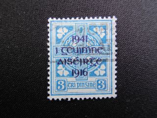 1941 3 Tri Pinsine Ireland Stamp,  119,  Cv $40.  00 photo