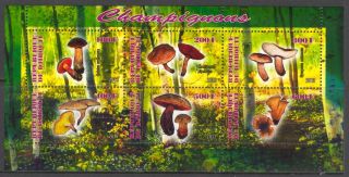 2013 Mushrooms Sheet Of 6 D130 photo