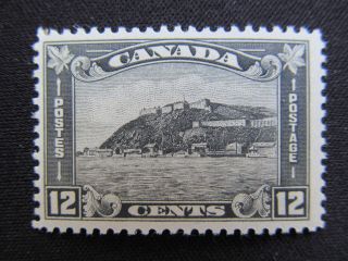 1930 Quebec Citadel Stamp,  174,  Cv $55.  00 photo