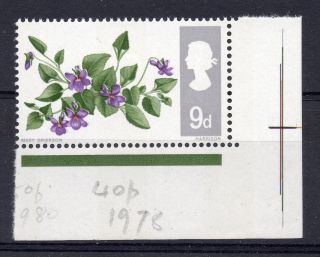 Gb = Constant Variety,  1967 9d Wild Flowers.  (ph. ) R20/6. photo