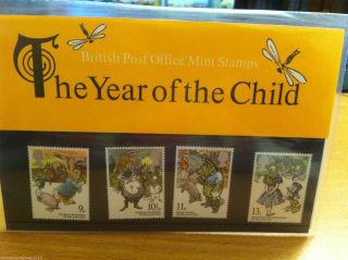 Post Office Presentation Pack No.  110 - International Year Of The Child - 11/7/79 photo