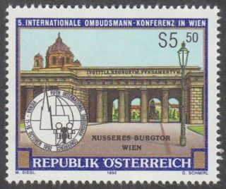 Austria 1992 Stamp - Ombudsmen ' S Conference Vienna Gateway Hofburg Palace photo