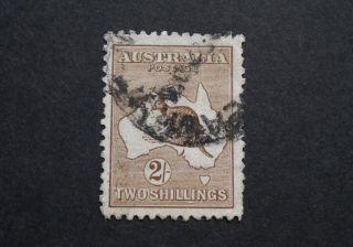 Australia 1920 2/ - Kangaroo With Flaw photo