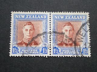 Zealand 1952 1/3 Pair Sg 687b photo