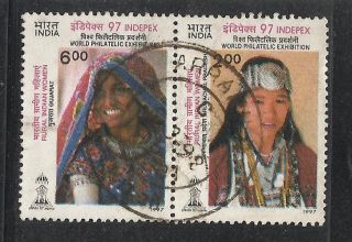 India 1997 Tribes Of India Se - Tenant Pair Part Of Blk Indipex ' 97 photo
