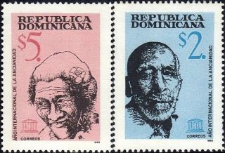 Dominican Year Of The Elderly Sc 1319 - 1320 1999 photo