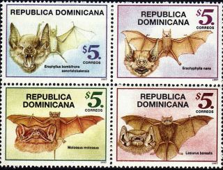 Dominican Bats Sc 1266 Block Of 4 1997 Cv$11 photo
