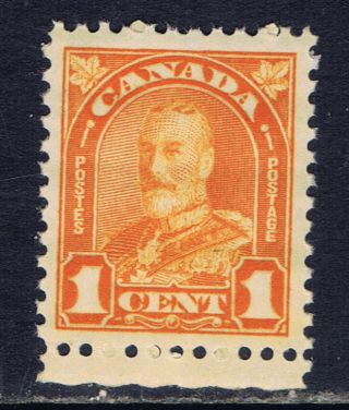 Canada 162 (11) 1928 1 Cent Orange George V Arch Leaf Cv$4.  00 photo