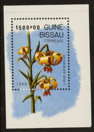 Guinea - Bissau 794 Flower,  Lily photo