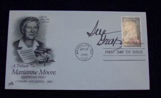 1990 Marianne Moore First Day Of Issue Cover (fdc) Signed By Author Sue Grafton photo