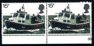 N478 Gb 1979 Sg1103 (pair) 15p River Patrol Boat photo