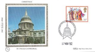 (52847) Fdc: St Paul ' S Cathedral - Christmas Carols We Kings 1982 Benham Silk photo