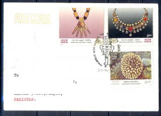 K284 - Postal Cover.  Posted From India To Pakistan.  Jewellery. photo