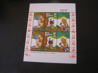 Zealand,  Scott B98 - B100a,  Miniature Sheet Of 6 Semi Postal 1977 Issue photo